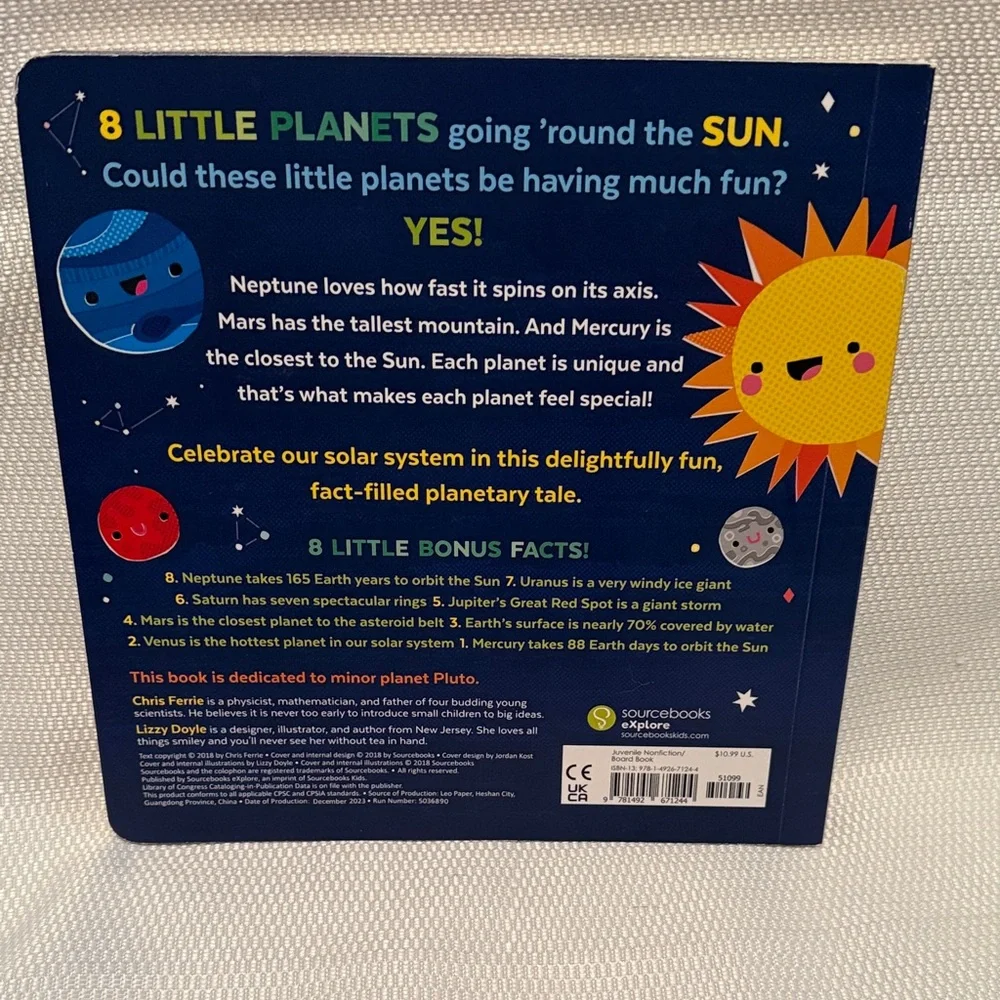 8 Little Planets Board Book - Colorful Space Adventure‎